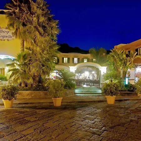 La Reginella & Hotel Lacco Ameno (Isola d'Ischia)