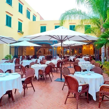 Hotel La Reginella & Lacco Ameno (Isola d'Ischia)